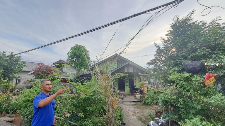 Warga Keluhkan Kabel Kendur dan Semrawut di Tanjungtalok, Bintan