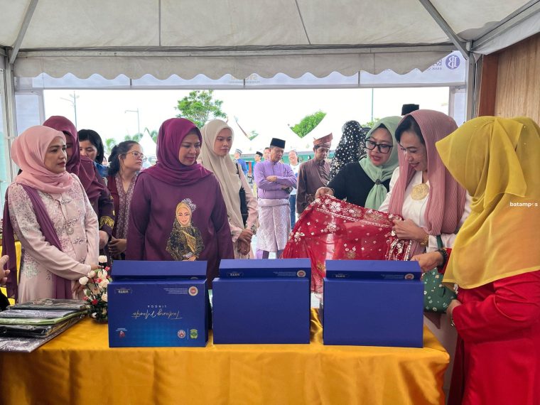 Produk UMKM dan Tenun Lingga Laris Terjual di Bazar STQH ke-XI Kepri Tahun 2025