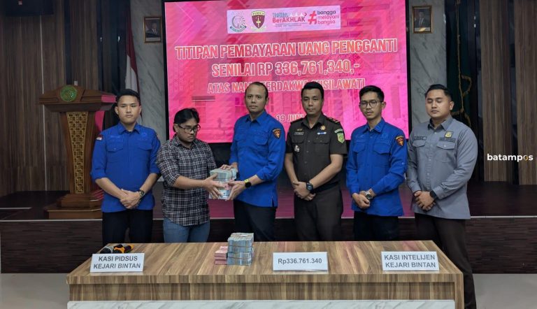 Kejari Bintan Terima Rp 336 Juta Titipan Uang Pembayaran Pengganti Korupsi PT. BIS