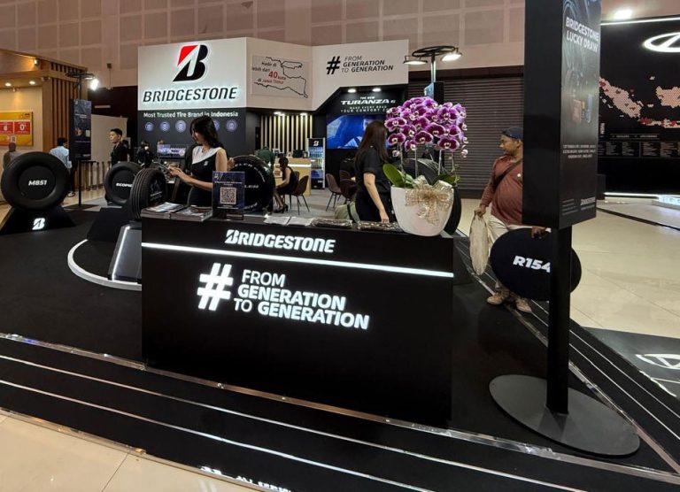 Bridgestone Tawarkan Ban Canggih hingga Promo Menggiurkan di IIMS Surabaya 2025
