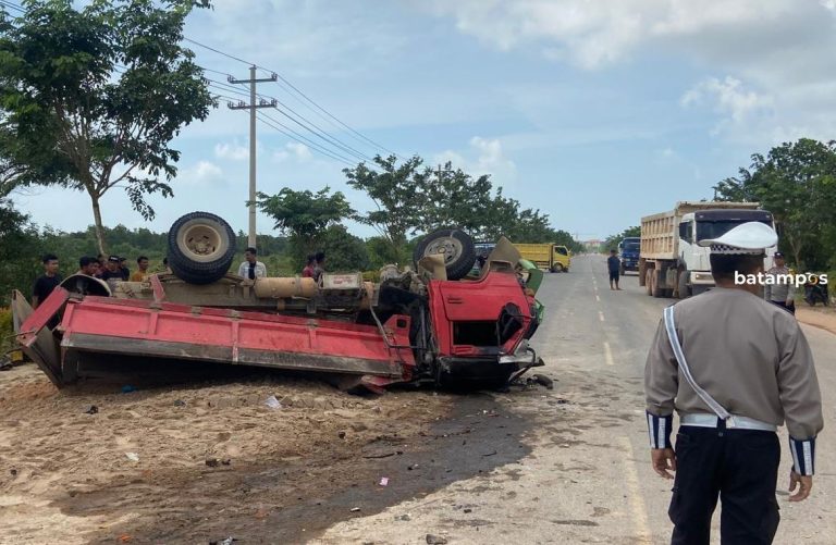 Tabrakan Dua Truk di Jalan Menuju PT. BAI, Satu Orang Tewas
