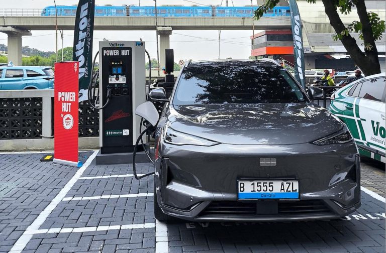 Geely dan Voltron Kolaborasi Bangun Ekosistem EV Nasional: Charging Station Akan Hadir di Semua Diler Geely