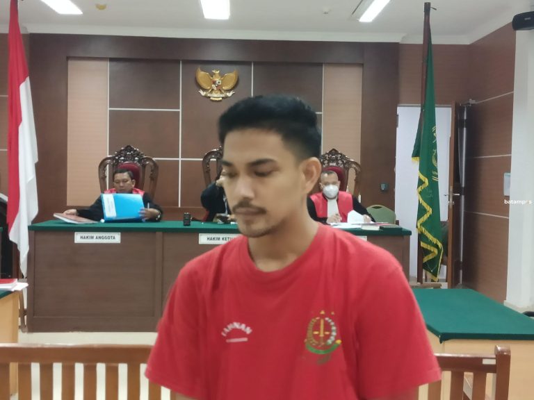 Selundupkan 22 iPhone dari Malaysia, Seorang Pria Dituntut Dua Tahun Penjara