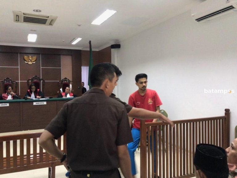 iPhone Selundupan dari Malaysia,  Pelaku Dipenjara 2 Tahun     Terbukti Langgar UU Kepabeanan