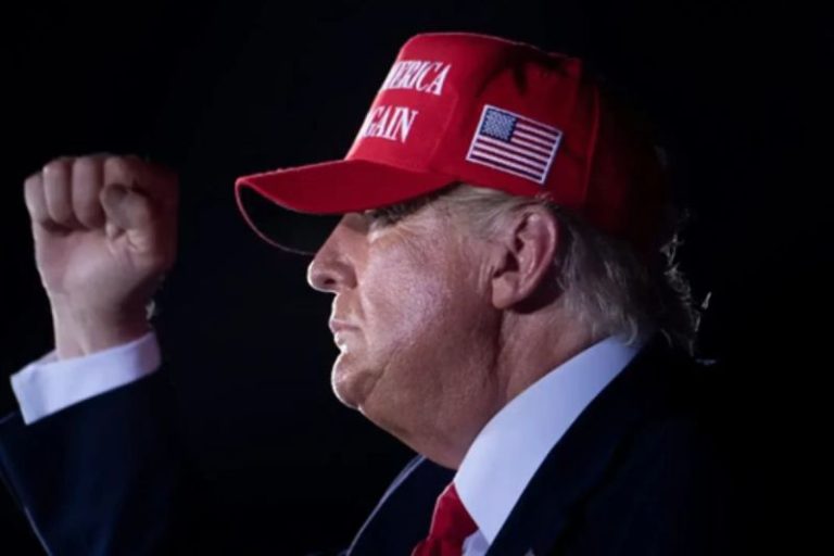Trump Larang Warga dari 12 Negara Masuk AS, Siapa Mereka?