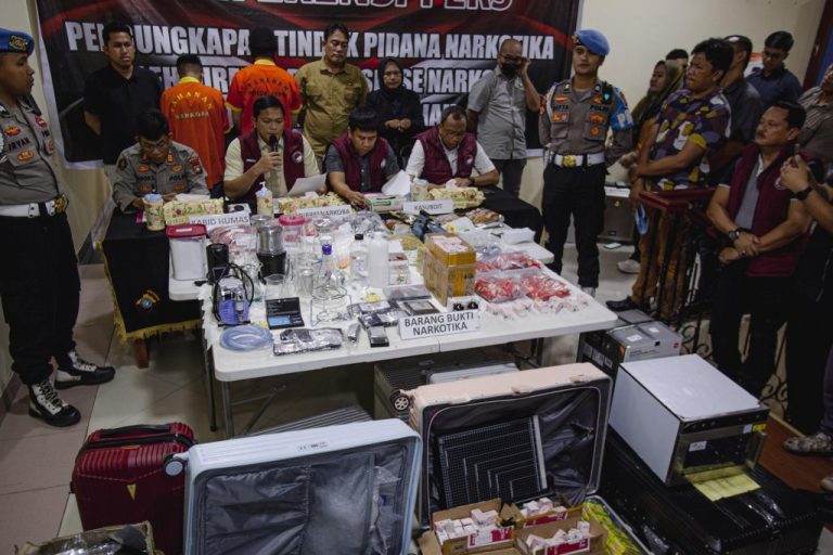 Polda Kepri Bongkar Minilab Narkoba di Apartemen Mewah Harbour Bay