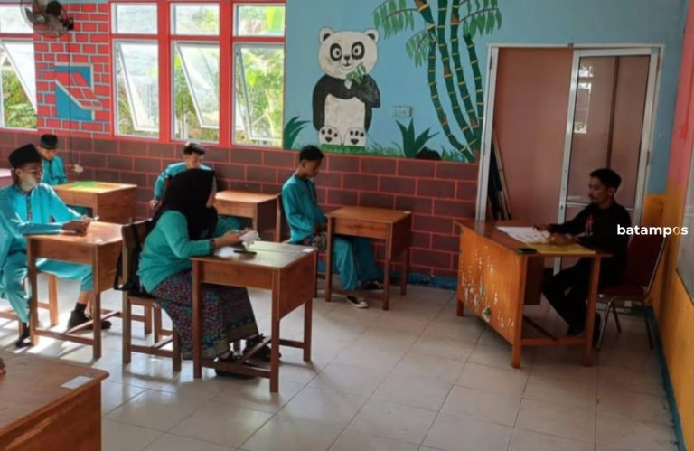Calon Siswa SMA/SMK di Anambas Lakukan Daftar Ulang, Disdik Pastikan Semua Tertampung di Sekolah