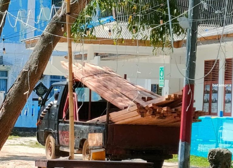 Kayu Diduga Hasil Illegal Logging Marak di Tarempa, Diduga Bersumber dari Hutan Kawasan Tarempa Selatan