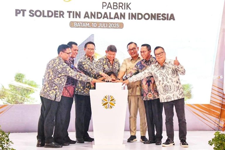 Gubernur Ansar Ahmad Resmikan Pengoperasian Pabrik PT Solder Tin