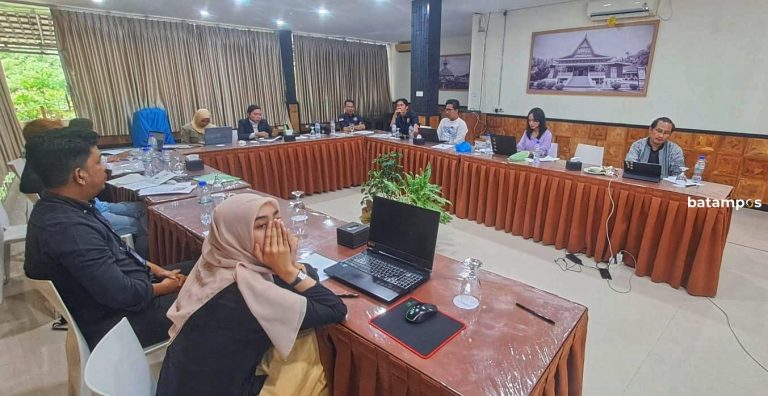 Komunitas Ekonomi Ikuti Pelatihan Menulis Kisah Sukses dari PKBI Kepri