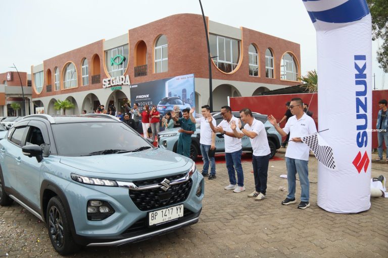 SUV Compact Masa Kini! Suzuki Fronx Disambut Antusias, Penjualan Perdana Tembus 20 Unit di Batam