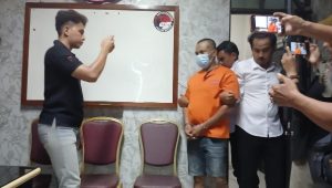 Pengedar Sabu di Bintan Sembunyikan Barang Haram di Sikat Pakaian