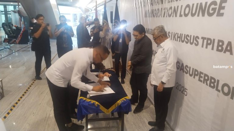 Percepat Layanan, Imigrasi Batam Buka Immigration Lounge di Pollux