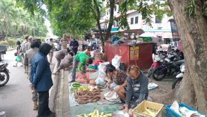 PKL Bincen Ditertibkan Satpol PP, Mengeluh Lapak Relokasi di Pasar Sore Tak Layak