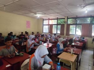 Catat! Seragam Gratis untuk Siswa Baru SMA/SMK di Kepri Disalurkan September