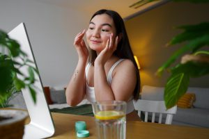 Masih Bingung Urutan Skincare? Ini Tahapan yang Benar Pagi dan Malam Hari