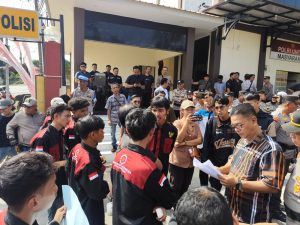 Mahasiswa Demo Polresta Tanjungpinang Desak Tuntaskan Kasus Pengeroyokan