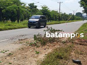 Lubang Besar di Jalan S Parman Seibeduk Picu Kecelakaan, Pemotor Terjungkal