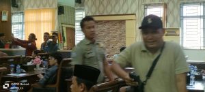 Oknum Satpol PP Usir Jurnalis di Sidang Paripurna DPRD Anambas