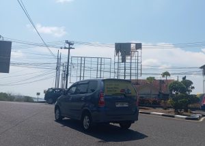 Papan Reklame Rusak di Tanjungpinang Bikin Warga Waswas, Ini Penampakannya