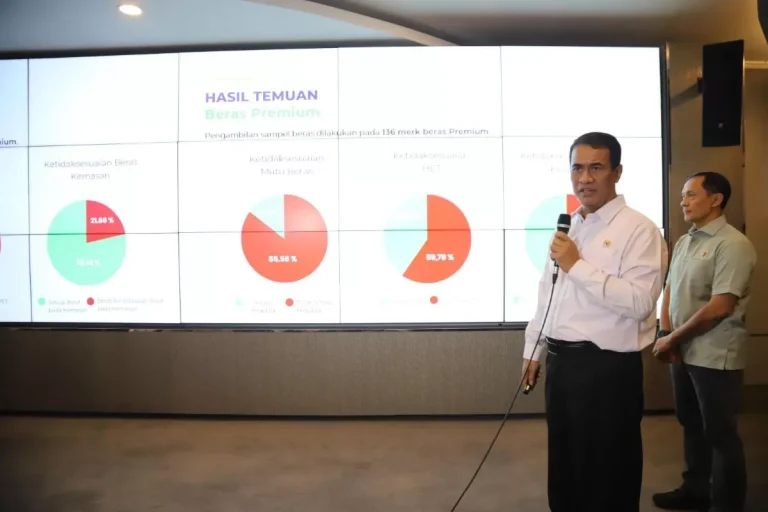 Beredar Merek Beras Premium Oplosan, Rugikan Konsumen Rp 99 Triliun