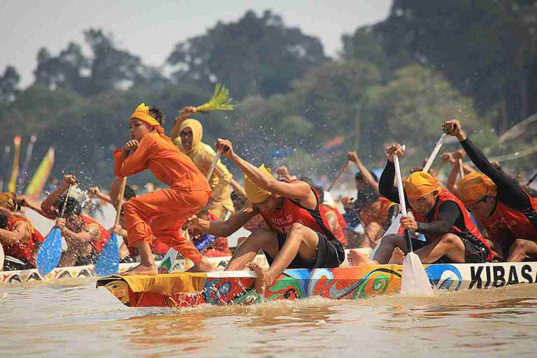 Tradisi Pacu Jalur Diklaim Warganet Malaysia, Ini Tanggapan Kepala Dinas Pariwisata Provinsi Riau