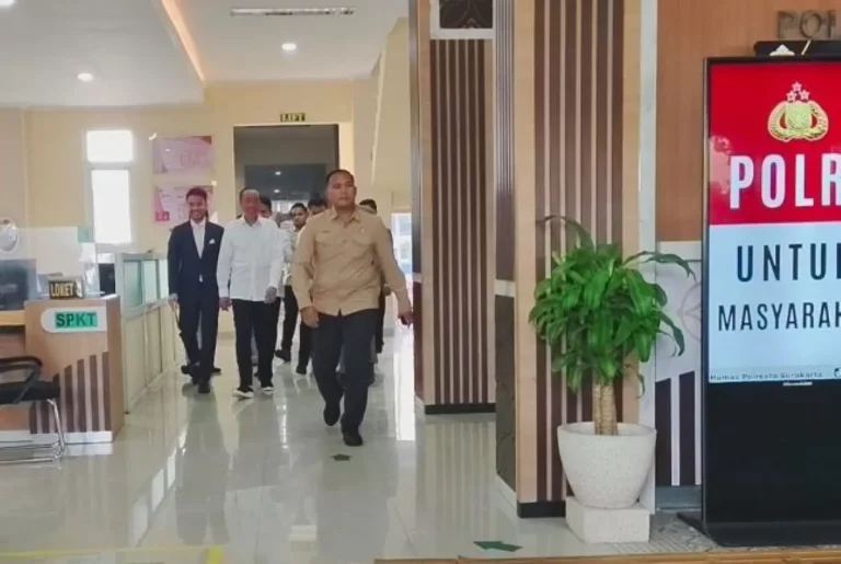 Polda Metro Jaya Sita Ijazah SMA dan S1 UGM Milik Jokowi, Akan Ditampilkan Sebagai Bukti di Persidangan