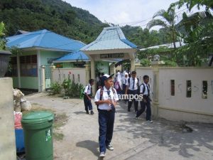 Guru Agama Non-Muslim Jadi Faktor Kunci Orang Tua Desa Sri Tanjung Pilih SMP Negeri 2 Siantan