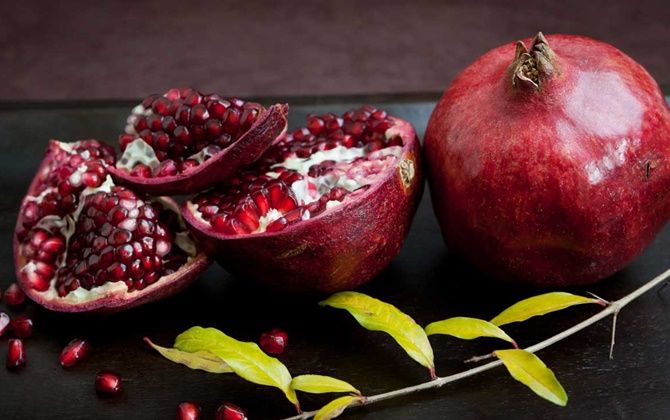 Perempuan Wajib Tahu! Ini 3 Manfaat Buah Delima untuk Kecantikan