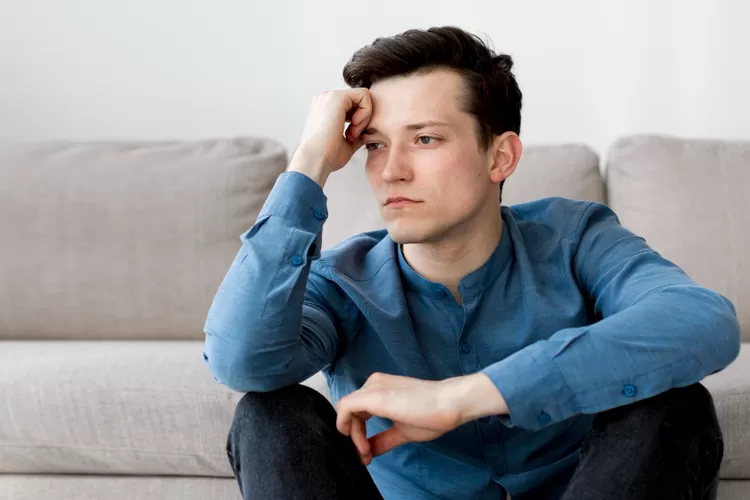 8 Tanda Orang Overthinking yang Bisa Membuat Kesehatannya Terganggu