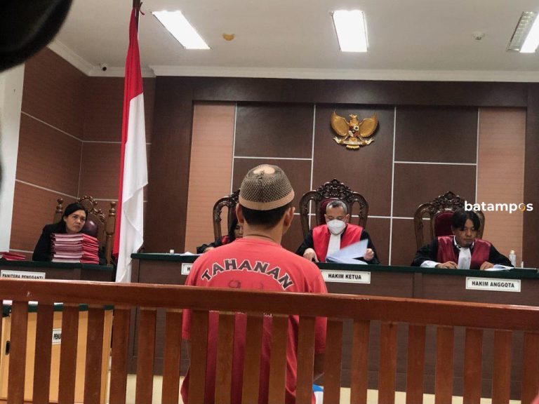 Penyelundupan iPhone Lewat Bandara Hang Nadim Divonis 2 Tahun 6 Bulan