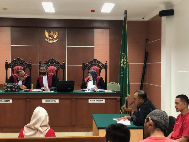 Mak Rahel Menangis di Sidang, Mengaku Enam Kali Jadi Kurir Sabu atas Perintah Menantu
