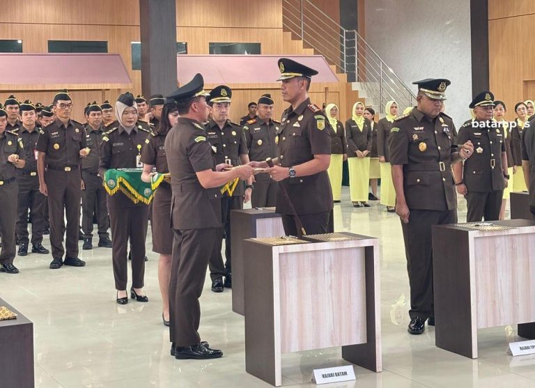 Kepala Kejari Batam Resmi Berganti, I Wayan Wiradarma Gantikan I Ketut Kasna Dedi