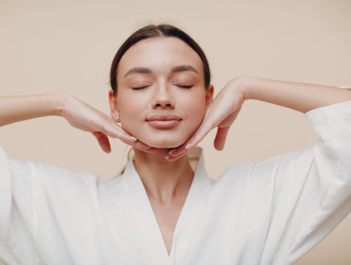 5 Cara Alami Ini Bikin Kulit Wajah Kencang dan Glowing