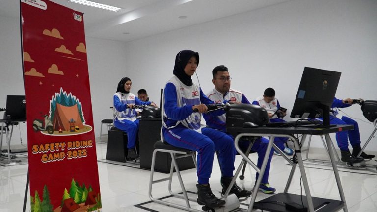 Kembangkan Budaya Keselamatan Berkendara di Safety Riding Camp 2025 Bersama Yayasan AHM