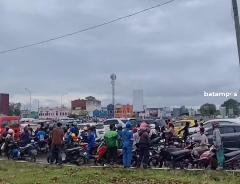 Kemacetan Parah di Simpang Basecamp, Warga Minta Penataan Lalu Lintas yang Jelas