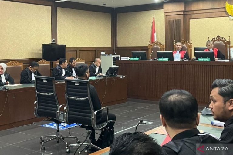 Mantan Ketua PN Jaksel Didakwa Terima Suap Rp15,7 Miliar