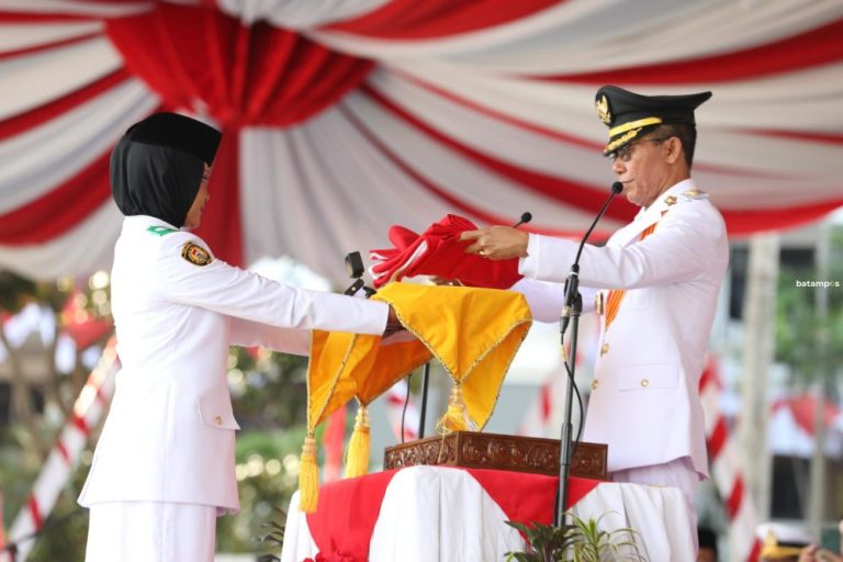 Upacara HUT ke-80 RI di Batam Berlangsung Khidmat, Ribuan Warga Padati Dataran Engku Putri