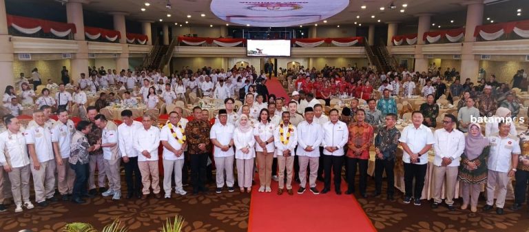 Gema Sadhana Kepri Serahkan Dua Kapal untuk Nelayan Pesisir