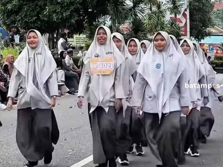 SMAIT Taruna Ar Risalah Tanjungpinang Gelar Diklatsar di Markas Tentara