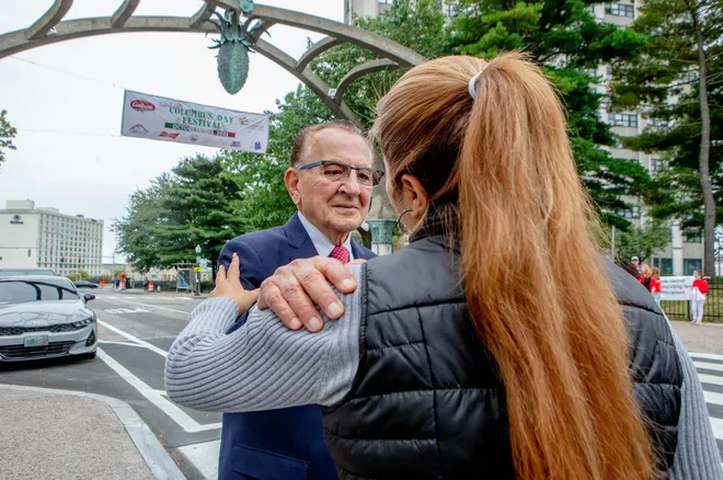 Frank Caprio, Hakim Humanis di Balik Reality Show “Caught in Providence” Wafat Setelah Pengobatan Kanker Pankreas