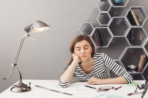 Capek dan Ngantuk? Ini 7 Cara Bikin Segar Tanpa Ngopi