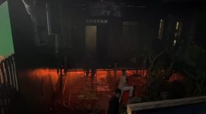 Rumah Kayu Warga Siantan Nyaris Terbakar Gara-Gara Puntung Rokok