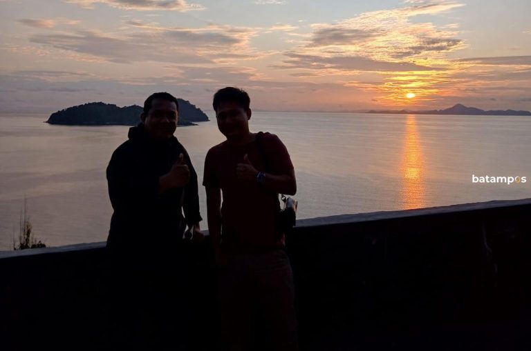 Jemaja, Panggung Alam yang Menampilkan Pertunjukan Fajar dan Senja Terindah