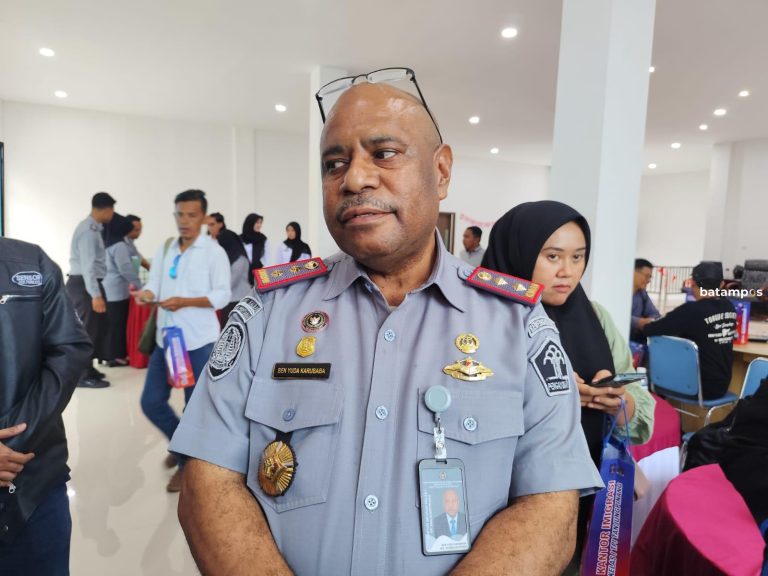 Imigrasi Deportasi 15 Pekerja Migran Asal Tiongkok di Bintan