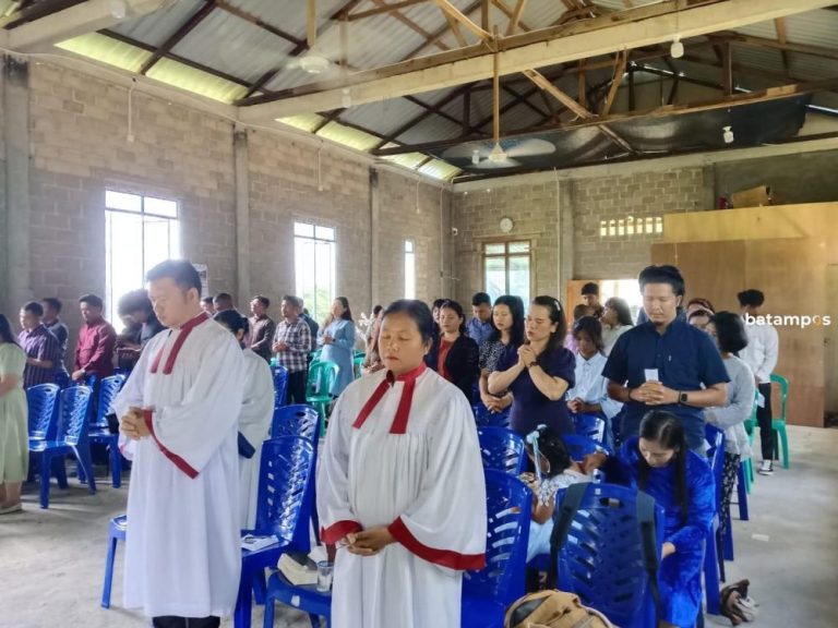 13 Tahun Jemaat HKBP Anambas Berjuang Bangun Gereja Sendiri