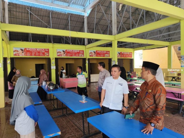 Siswa SMAN 2 Tanjungpinang Terpaksa Tahan Lapar Gara-Gara Kantin Tutup