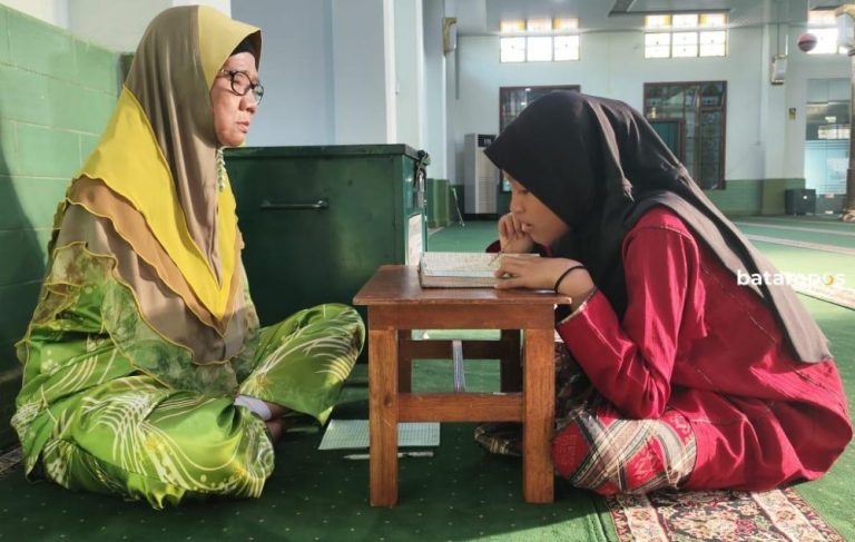 Dulu Adu Akting dengan Rano Karno, Nihayah Kini Setia Jadi Guru Ngaji di Tanjungpinang