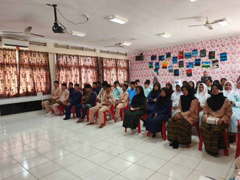 Ingatkan Siswa di Lingga, Jaksa: Salah Main Medsos Bisa Terjerat Pidana