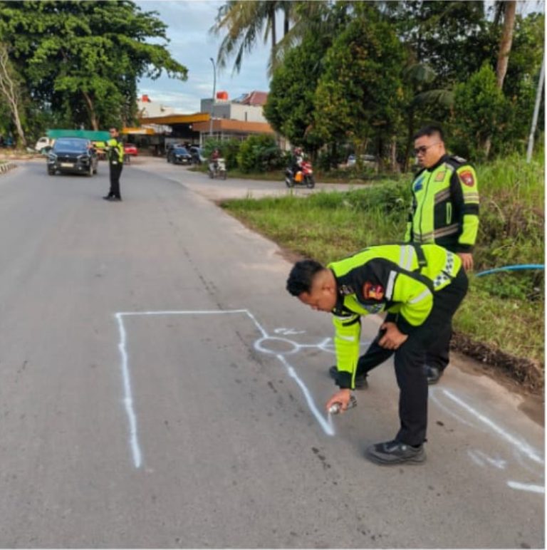 Berboncengan 3 dan Tidak Menggunakan Helm, Pelajar Tewas Kecelakaan di Jalan Duta Mas